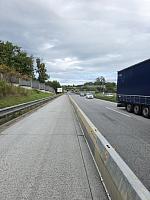 Osazená svodidla T3 na dálnici D1 u Klimkovic